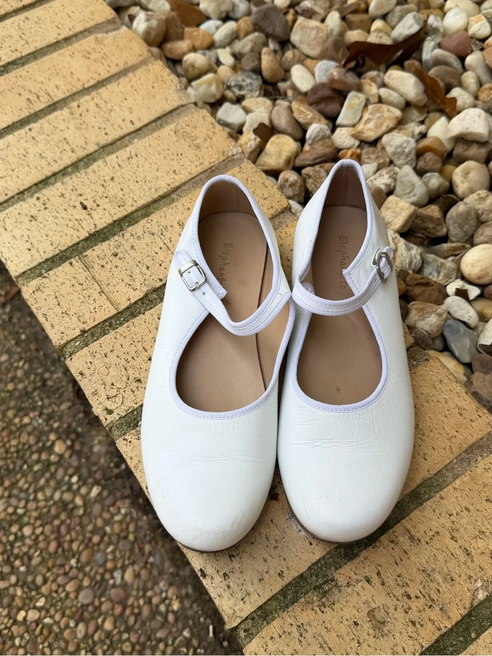 Elephantito Girls White Mary Jane Dress Shoes with Buckle Strap Size 2